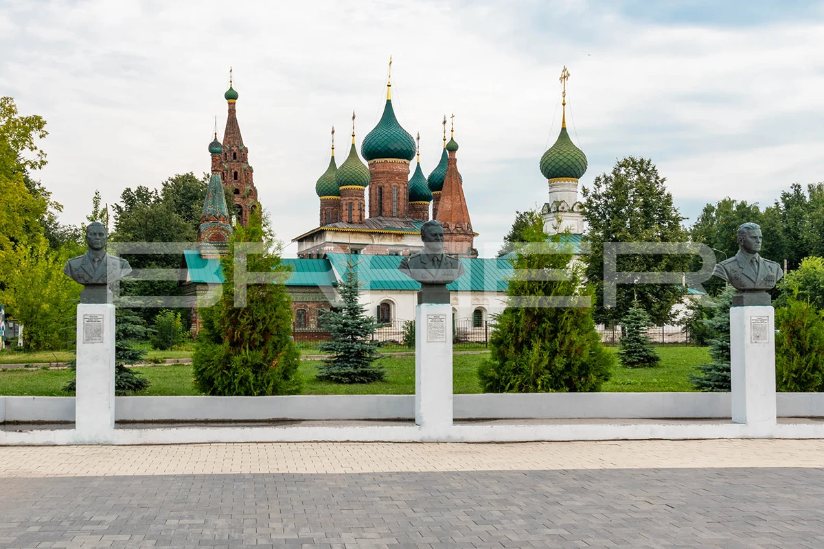 Памятник военным финансистам, Ярославль — плитка Старый город Ландхаус, Color Mix Туман и белый